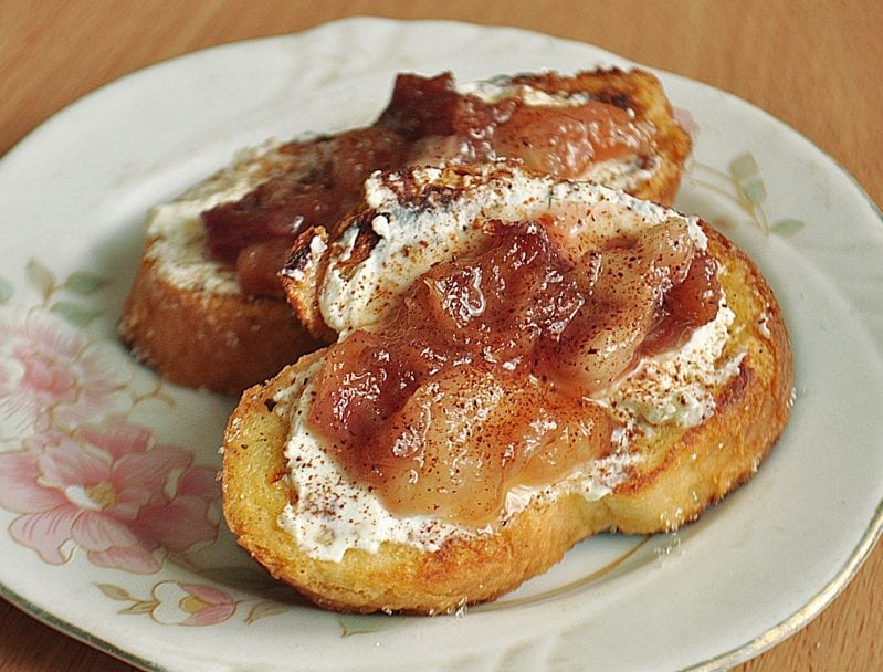 Cook French Toast With a Peach Compote