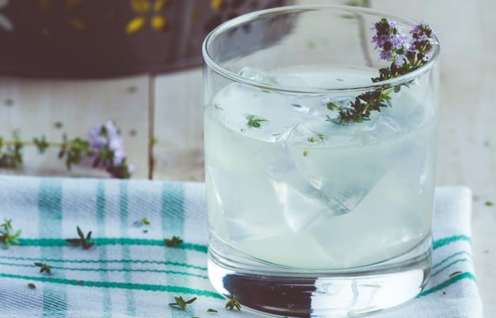 gin thyme lemonade