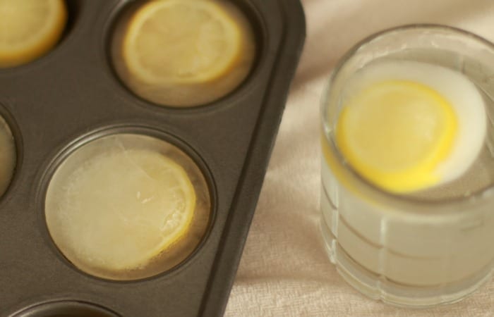 Muffin Tin Lemon Ice Hack