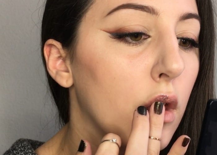 How to rock glitter lips without looking Like A toddler