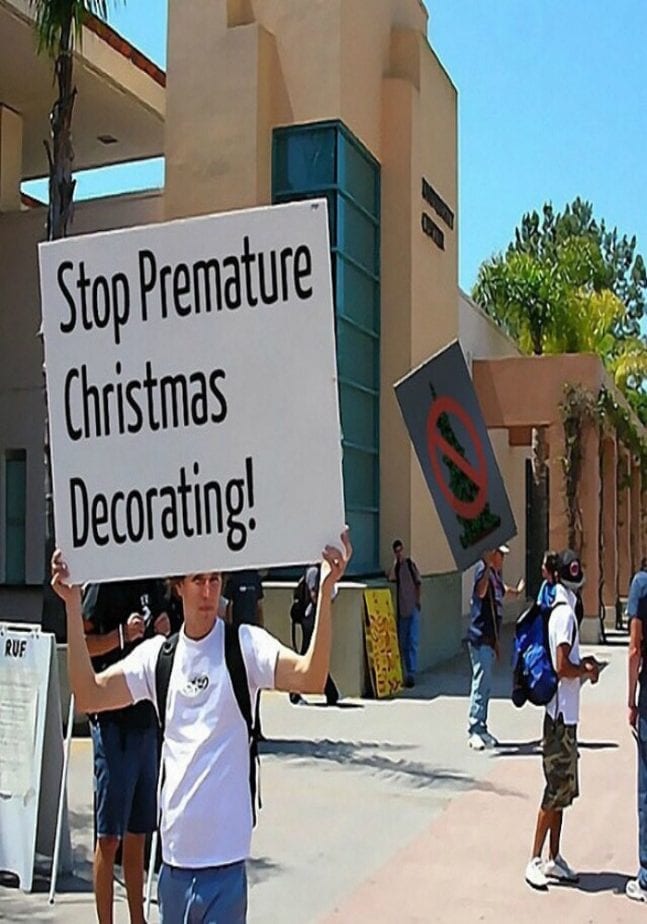 premature-christmas-decorating