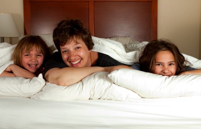 5 Strategies To Help Night Owl Moms Who Have Early Bird Kiddo’s