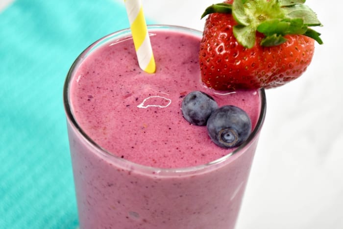 Easy Dairy Free Berry Smoothie