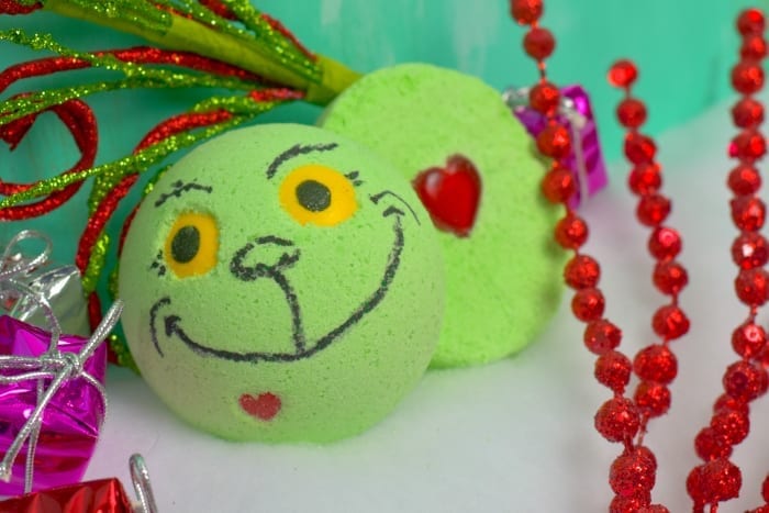 Treat yourself and your friends to these homemade Grinch bath bombs that are perfect for a self care day