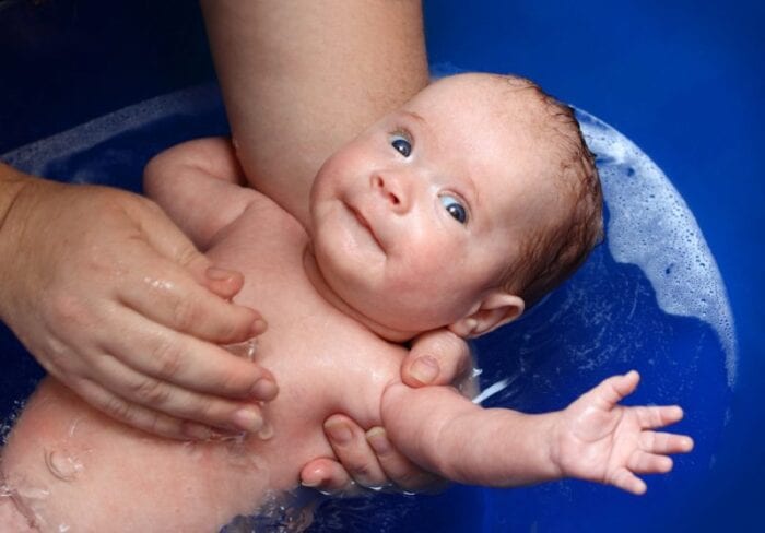 how to give a baby a bath
