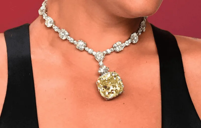 lady gaga 30 million dollar necklace