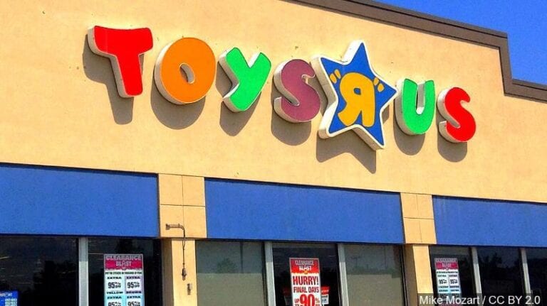 Toys R Us Is Back! My Kids Will Be So Excited!