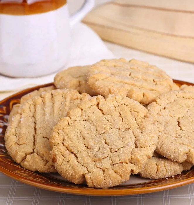 You only need 3 ingredients to make these irresistable peanut butter cookies