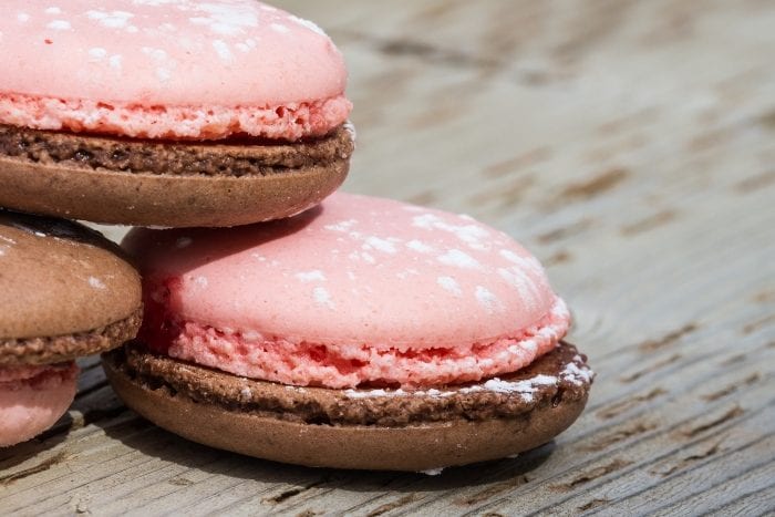 Using the word "obsessed" doesn't come close to perfectly describing the love and undying devotion I have for these absolutely wonderful Strawberry Chocolate Macaron Cookies. #frenchmacaron #macaron #cookies