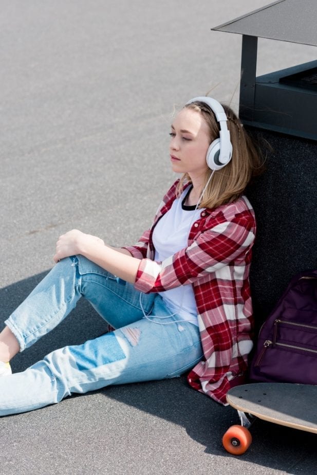 Talking to teens about their body and changes isn't always a simple topic, but it's an important one. If you're looking for ways to help ease into the conversation, these simple tips can help. #teens #parenting