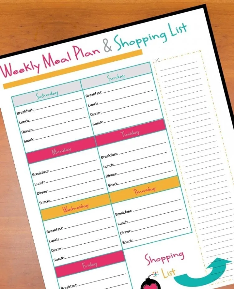 Sometimes, meal planning can feel like an uphill battle, but this hassle-free meal planner & shopping list  (it's a free printable meal planner, by the way) makes all that a walk in the park. #mealplanning #freeprintablemealplanner #freeprintableshoppinglist 