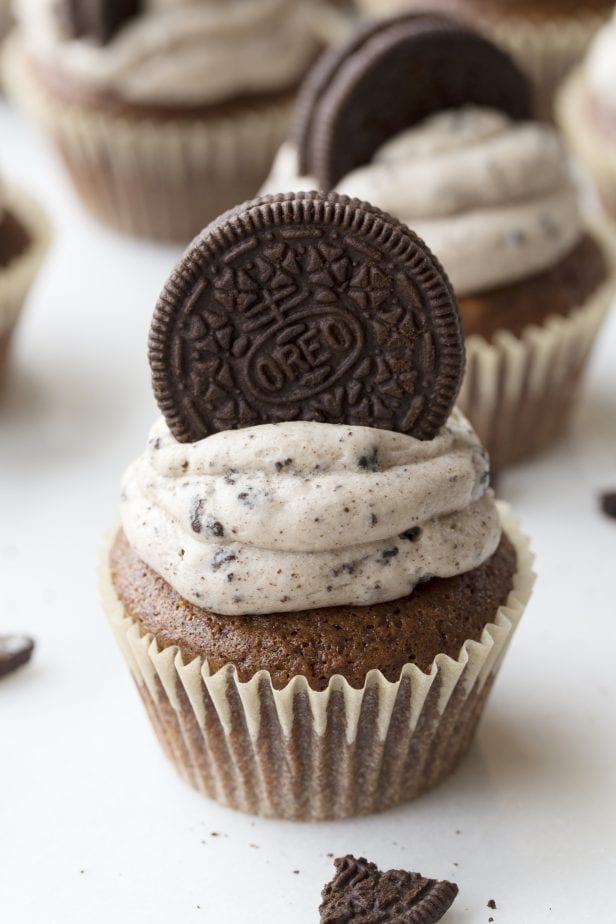 I have a little secret: I love OREO cookies. The cream is what gets me. And, to further that love, I have found the Most Creamy Cream-Filled OREO Cupcakes--and I can't get enough. They're so addictive. #OREO #OREOCookies #OREOCupcakes