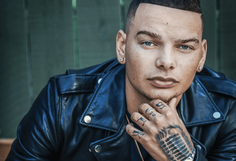 Kane Brown Posted A Number on Facebook Saying ‘Text Me’ and Fans Are Going Insane