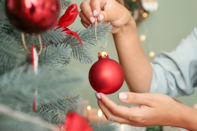 Experts Say Putting Christmas Decorations Up Early Makes You Happier