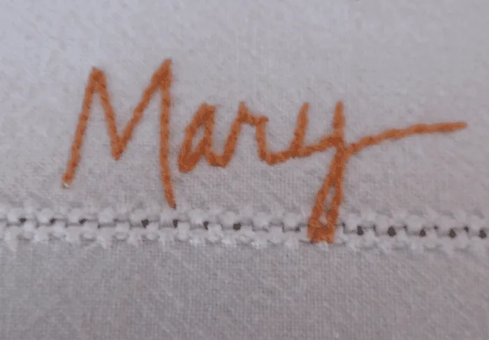 This Family's Thanksgiving Tablecloth Has 19 Years of Signatures And I ...