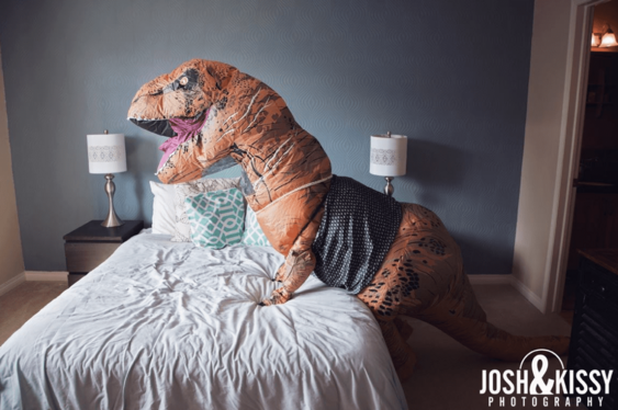 This Woman’s Dinosaur Boudoir Photoshoot Is The Best Thing I’ve Seen All Day
