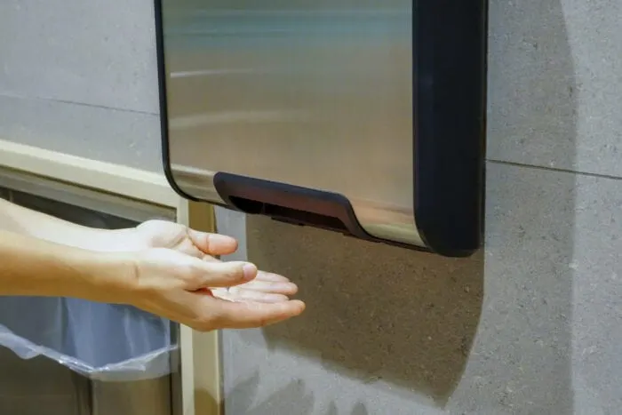 Jet hand dryers shouldn't be in hospital bathrooms, scientists say