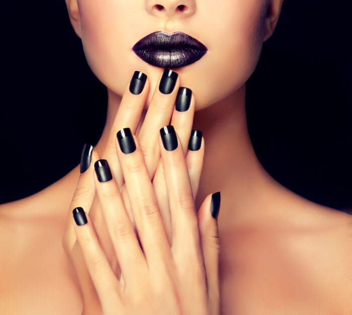Turns Out, Dip Powder Manicures Can Give You Herpes and Other Serious  Infections