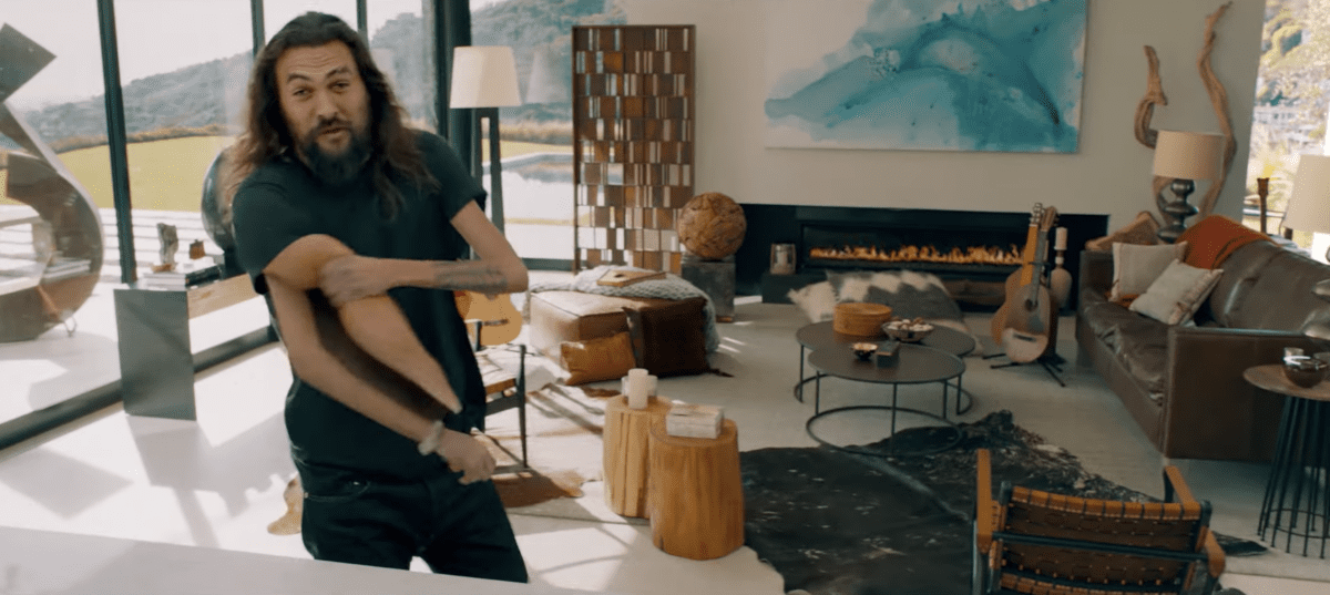 Jason Momoa Takes Off His Muscles in This Super Bowl Commercial and I Can’t Unsee It