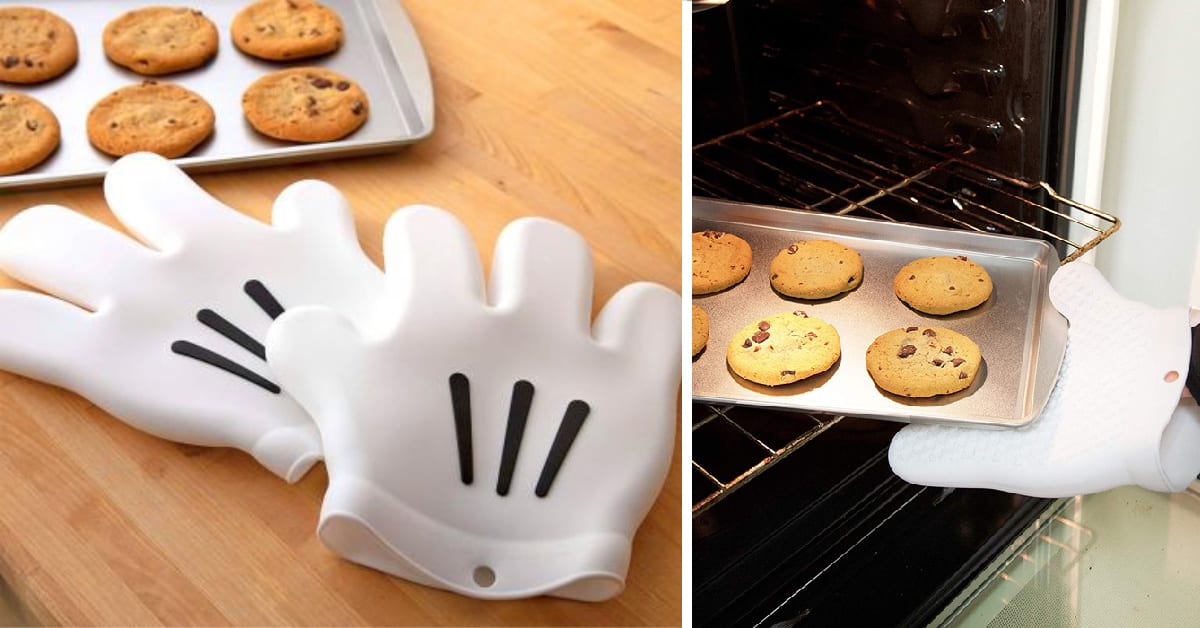 You Can Get These Mickey Mouse Oven Mitts To Make Your Baking Magical