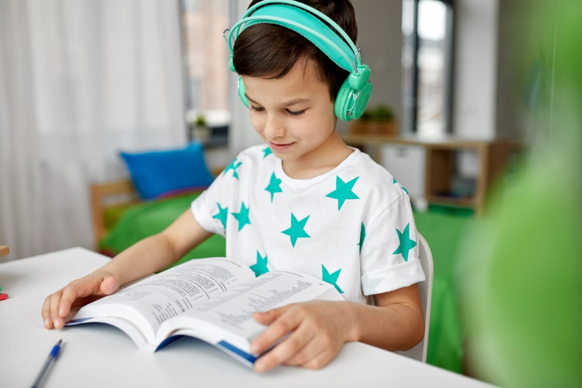 Here’s How Your Kids Can Listen To Hundreds Of Audiobooks For Free Right Now