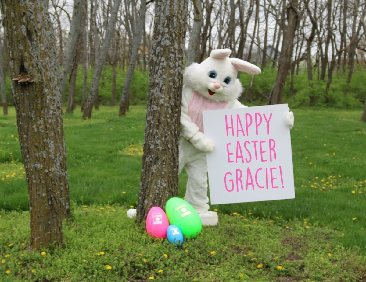 Here’s How You Can Surprise Your Kids with Free Personalized Easter Bunny Photographs