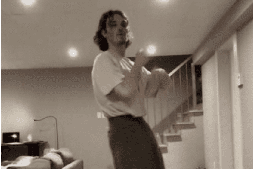 This Guy On TikTok Had Someone Appear Behind Him While Dancing, But He’s Home Alone