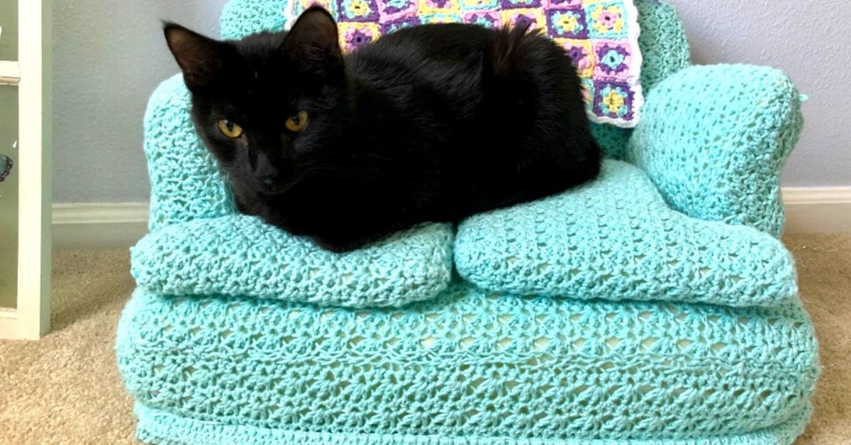 You Can Crochet Your Cat A Tiny Couch With A Matching Granny Square Blanket. Here’s How.