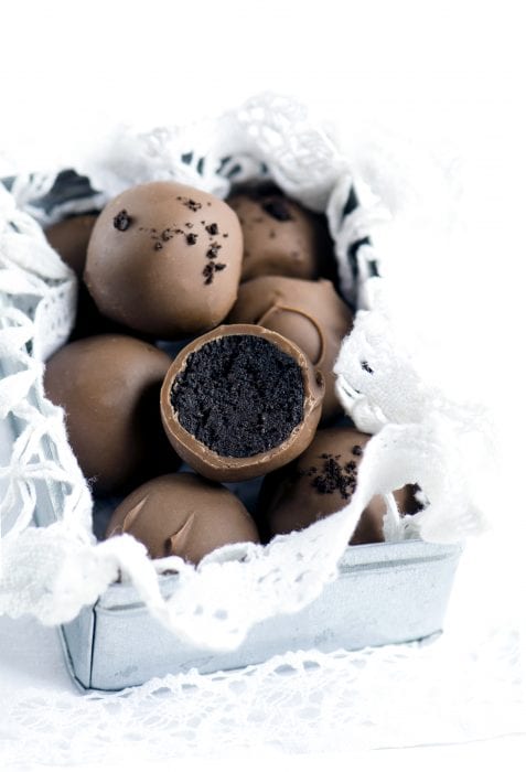 3-Ingredient Chocolate Oreo Truffles