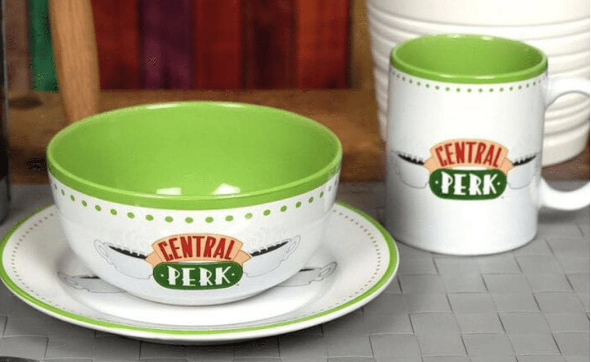 This ‘Friends’ Central Perk Dining Set Is Perfect For Your Next Dinner Party and I Need It
