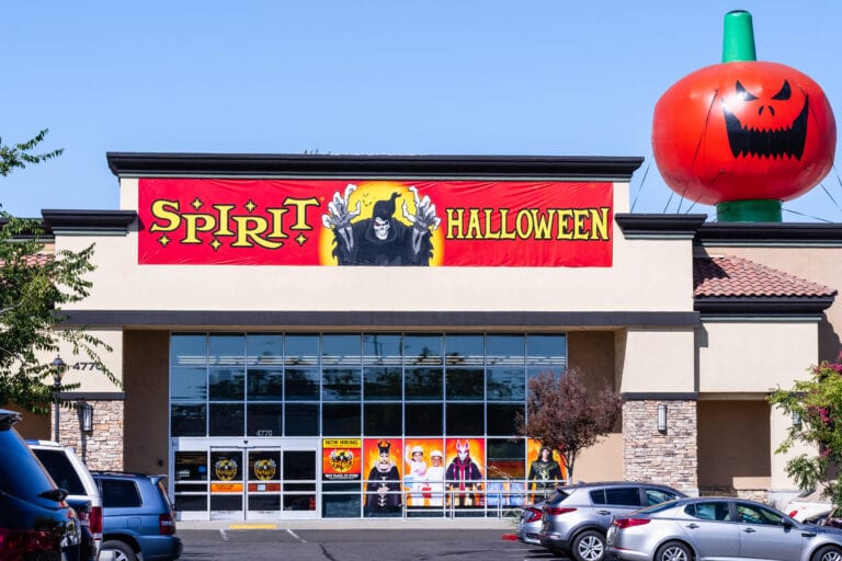 Spirit Halloween Just Confirmed 1,400 Stores Will Open This Fall and I Am So Ready