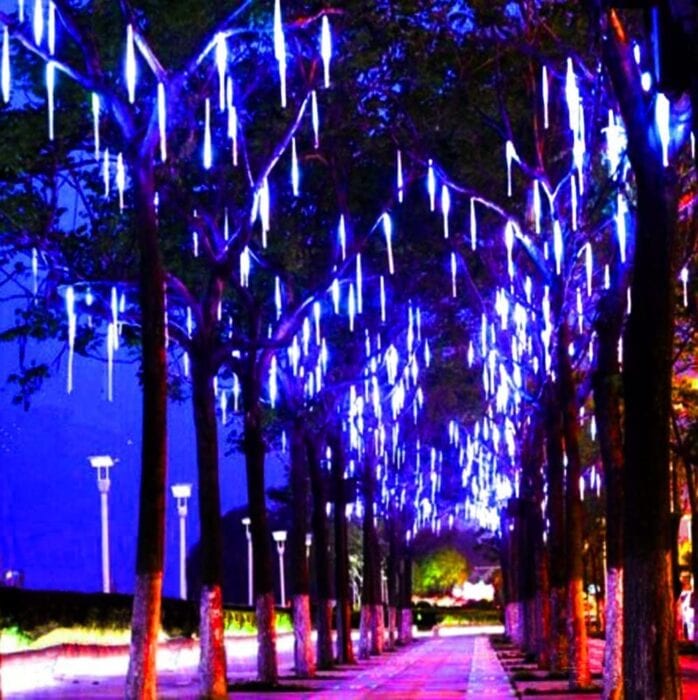 These Lights Make Your Trees Look Like A Meteor Shower So You Can Wish ...
