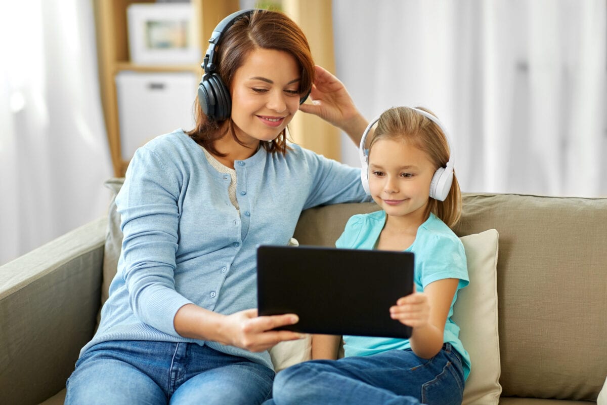 10 Homeschool Podcasts That You Should Be Listening To Right Now