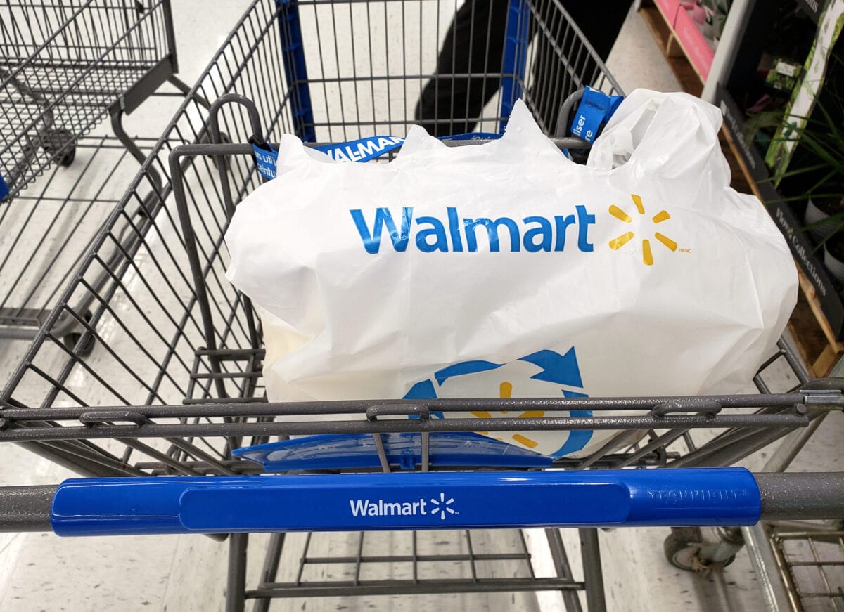Walmart Is Going To Remove Plastic Shopping Bags From All Their Stores