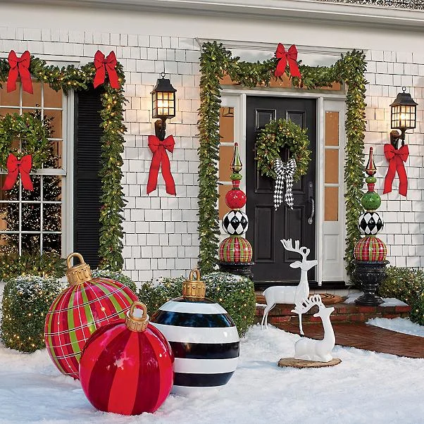 You Can Get Giant Christmas Ornaments For Your Yard To Let Your ...