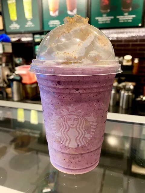 You Can Get A Blackberry Cobbler Frappuccino Off The Starbucks