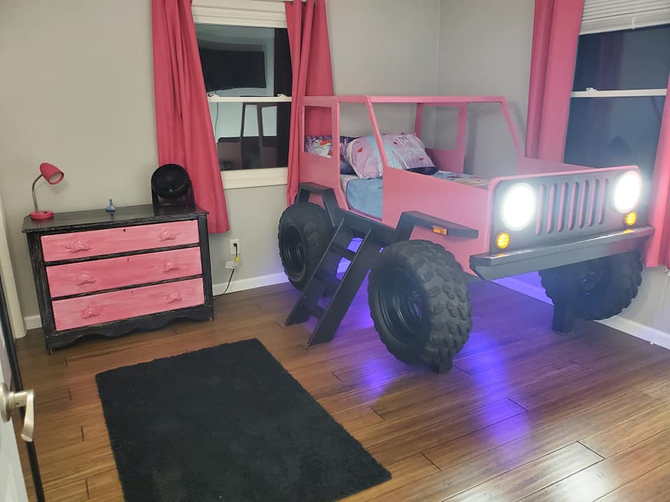 This Dad Built A Jeep Bed For His Daughter and Now I Want One