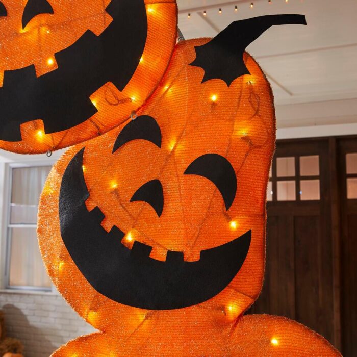 Home Depot Is Selling A Pumpkin Arch That Lights Up and It's The ...