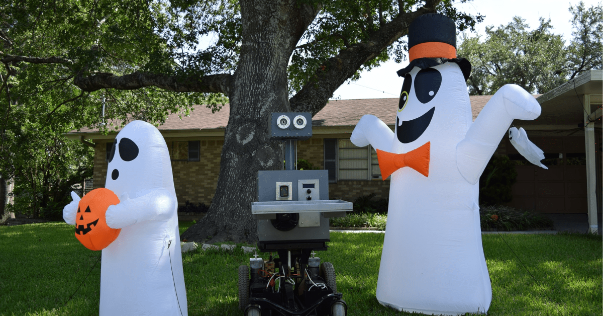 This Guy Built A Robot To Pass Out Candy Safely To Kids On Halloween and Now I Want One