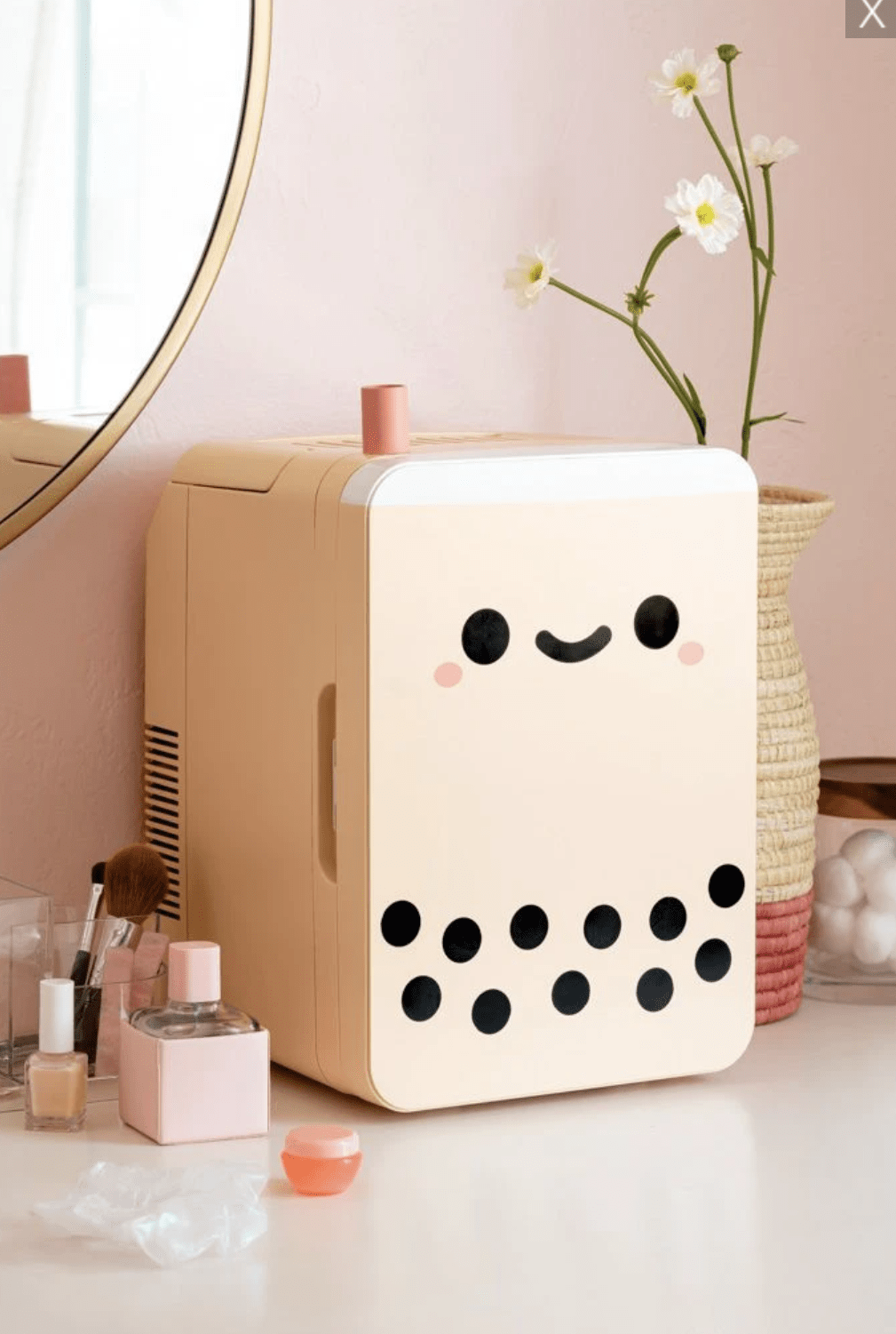 you-can-get-a-boba-tea-mini-fridge-that-s-perfect-for-storing-a-secret