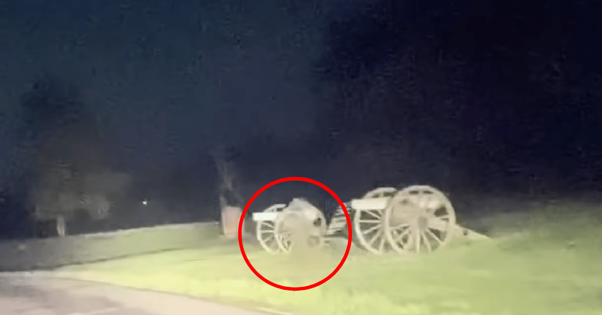 This Man Caught Ghosts On Camera While Visiting Gettysburg Battlefield and It Is Bone Chilling