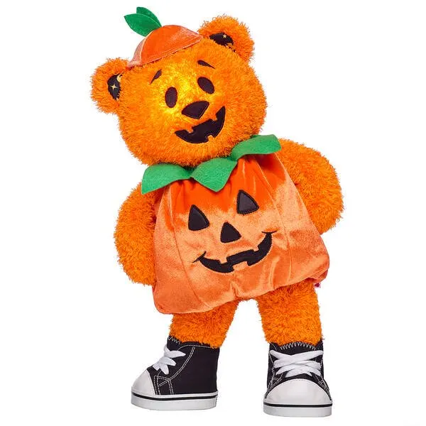 This image has an empty alt attribute; its file name is pumpkin-glow-bear-4-.jpg