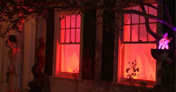 This Family’s Halloween Decorations Are So Realistic Looking, People Are Calling 911