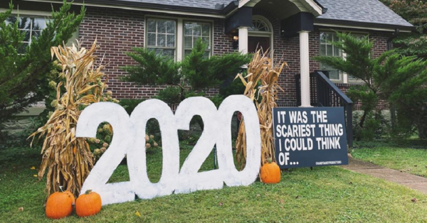 2020 Has Been So Scary, This Guy Used It As A Halloween Decoration In His Yard