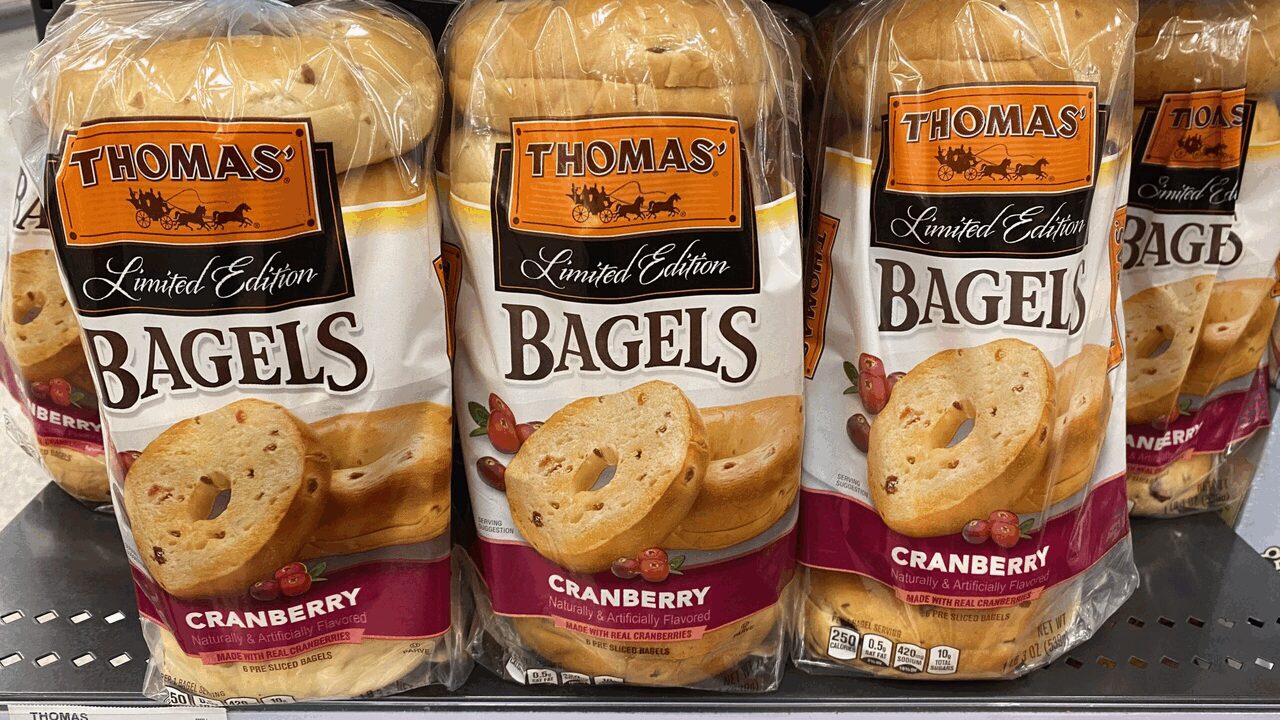 Thomas’ Cranberry Bagels Are Officially In Stores So, Bring On The Holidays