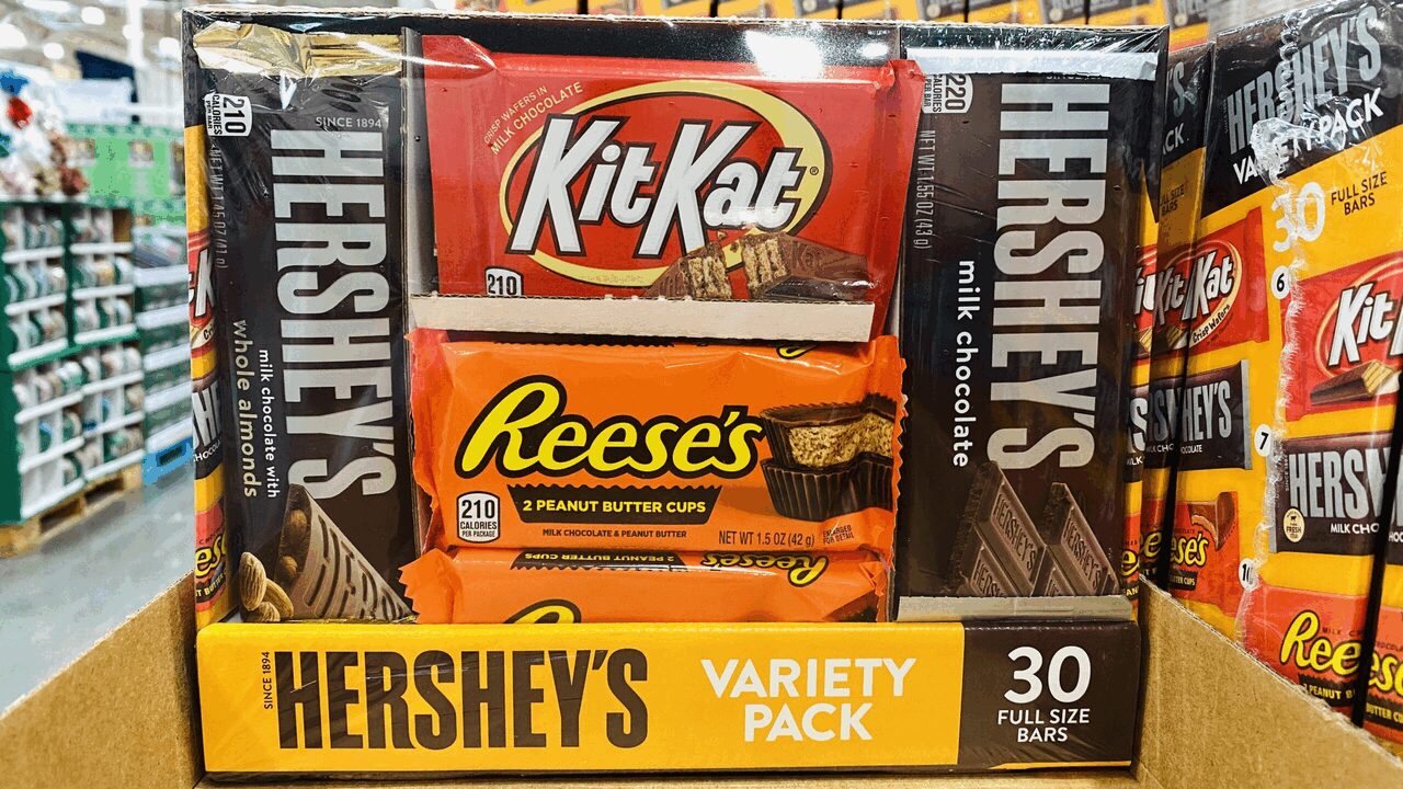 Costco Is Selling A Hershey’s Variety Pack With 30 Full Size Candy Bars For Less Than $15!