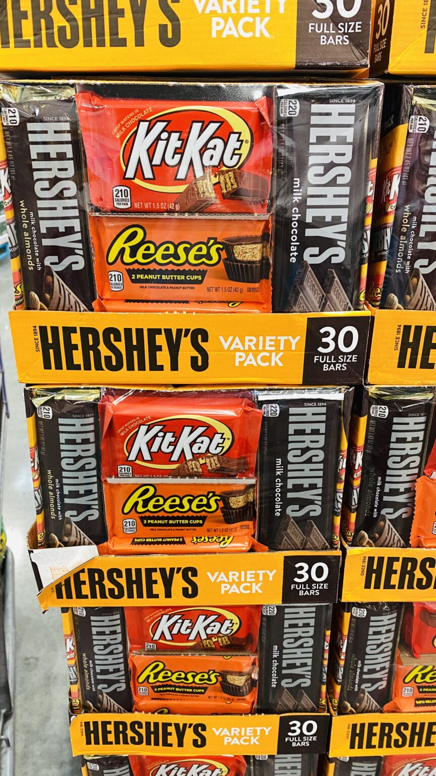 Costco Is Selling A Hersheys Variety Pack With 30 Full Size Candy Bars For Less Than 15 1335