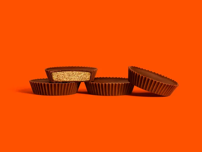 This Reese's Chocolate Halloween House Kit Is Everything You Need to ...