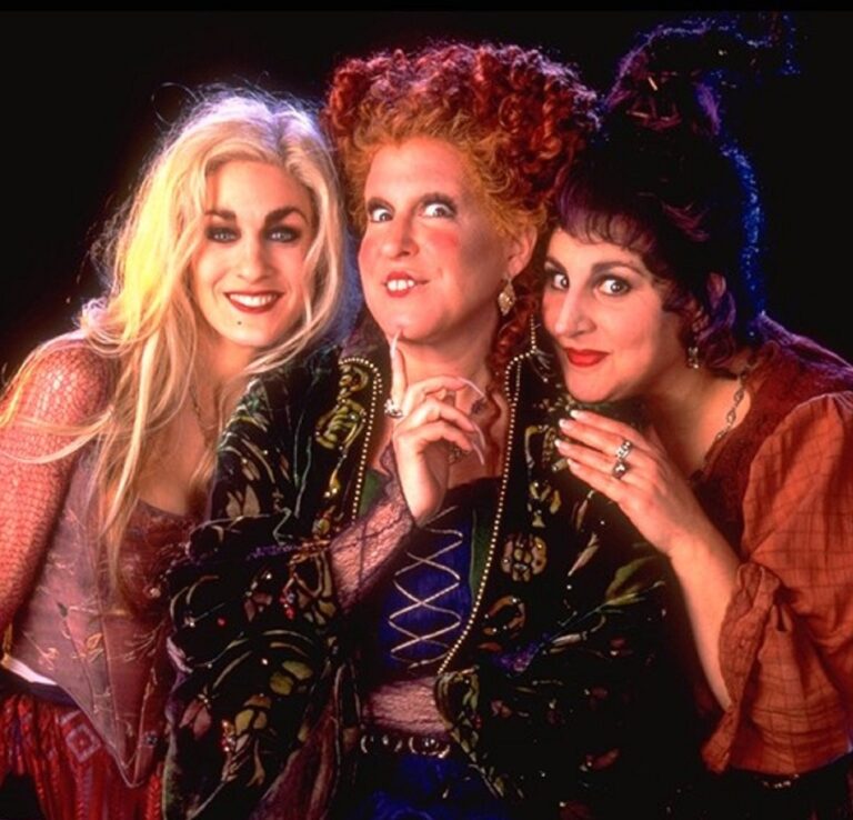 The First Sneak Peek At The 'Hocus Pocus' Reunion Is Here and I'm So