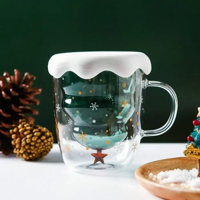 https://cdn.totallythebomb.com/wp-content/uploads/2020/11/Christmas-tree-Starbucks-tumblr-2--700x700.jpg.webp